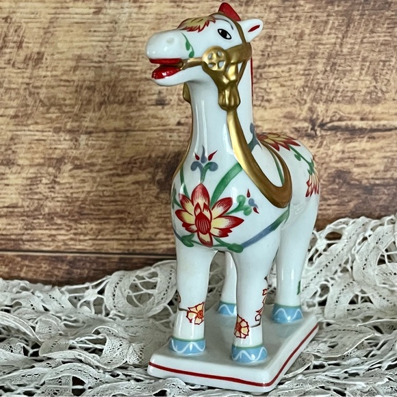 Kakiemon Ceramic Horse Asian Inspired Decor - Picture 5 of 7